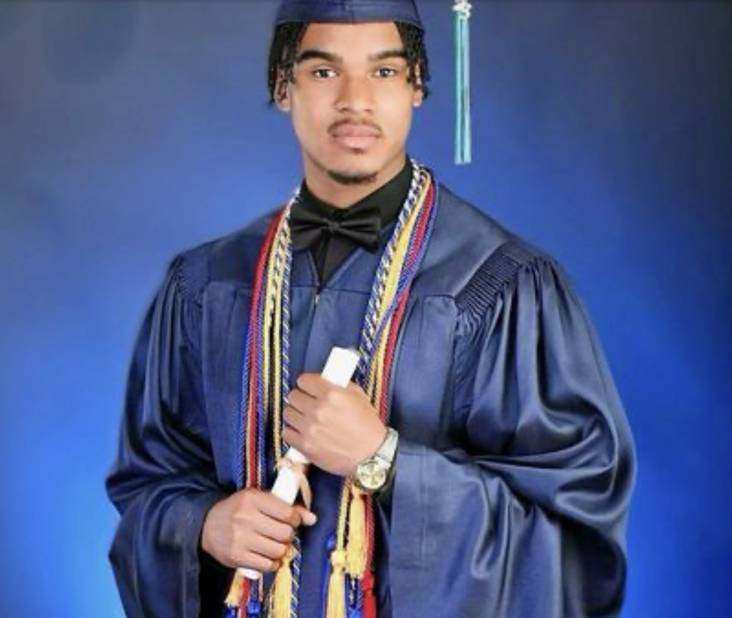 High School Senior Breaks National Record With 125 Scholarship Offers