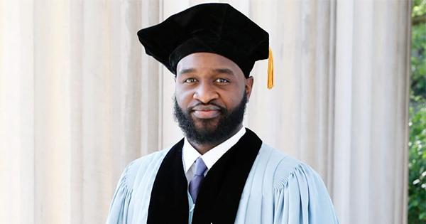28-Year-Old Makes History Teaching Simultaneously at 3 Universities