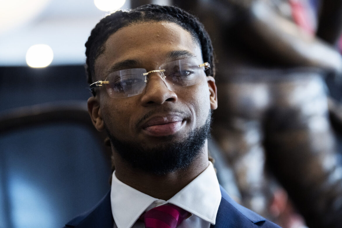 Damar Hamlin Tearfully Awards Buffalo Bills Staffers Who Saved His Life At Espys